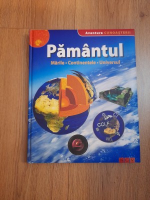 Pamantul Marile Continentele Universul foto