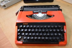 Masina de scris BROTHER DELUXE 220