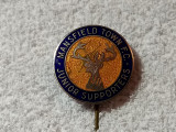 Insigna metalica fotbal - MANSFIELD TOWN FC (Anglia)