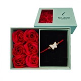 Bratara martisor fluture in cutie turcoaz trandafiri