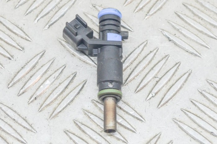 Injector de combustibil OPEL MOKKA / MOKKA X 2013 OEM: 55562599 13131741