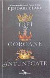 TREI COROANE INTUNECATE-KENDARE BLAKE-177657