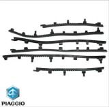 Set ornamente cauciuc podea (picioare) original Vespa LX &ndash; Vespa LXV &ndash; Vespa S 2T AC 125-150cc &ndash; culoare: negru