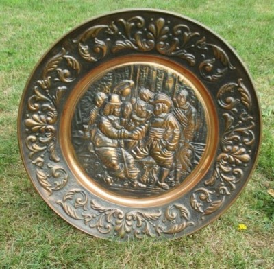 Superb basorelief antic din cupru de dimensiuni impresionante lucrat integral manual foto