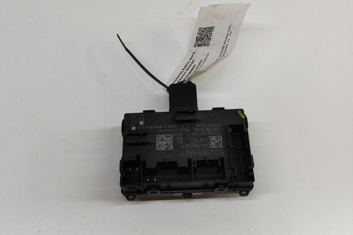 Modul de control ușă st&acirc;nga față SKODA SUPERB III Estate 3V5 2019 OEM: 5Q4959592F,A2C7582460700 | 30380091