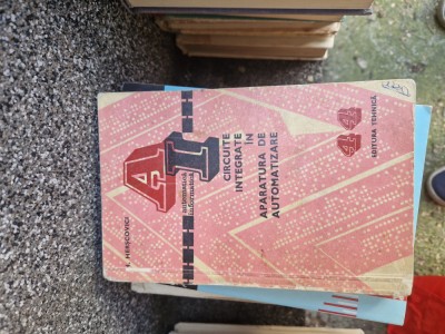 Circuite integrate in aparatura de atomatizare vintage foto