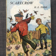 * Bobby Brewster's Scarecrow, by H.E. Todd, carte in limba engleza