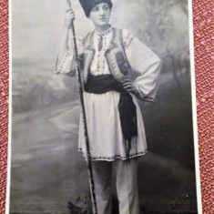 Tanar in costum popular - Fotografie tip carte postala datata 1926