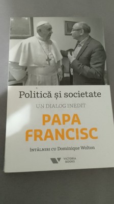 Politica și societate - Un dialog inedit foto