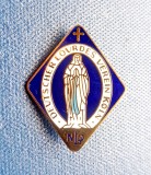 C595-I-Insigna Soc. Germana de pelerinaj Koln-Lourdes. NLD-Fecioara rugandu-se.