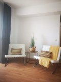 V&acirc;nzare exclusivă: 2 fotolii din piele &ndash; design iconic Mies van der Rohe