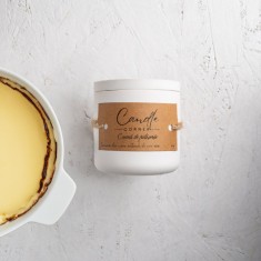 Lumanare parfumata handmade din ceara naturala de soia 100%, aroma Cremă de patiserie, Recipient ceramic, 150 g