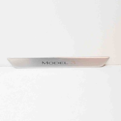 Ornament prag dreapta față TESLA MODEL 3 2020 OEM: 1504763-00-A foto