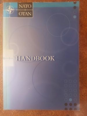 Handbook NATO de OTAN foto