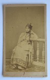 CDV Atelier Romania 1860-1870 femeie in haine de epoca