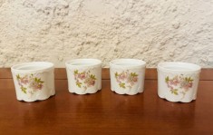 4 SUPORTURI DE OUA, DIN PORTELAN FIN- MARCAJ CLASSIC ROSE COLLECTION ROSENTHAL GROUP D5,6CM