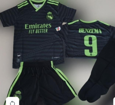 ECHIPAMENTE COMPLETE FOTBAL COPII 10/12 ANI,BENZEMA .REAL MADRID,MODEL NOU foto