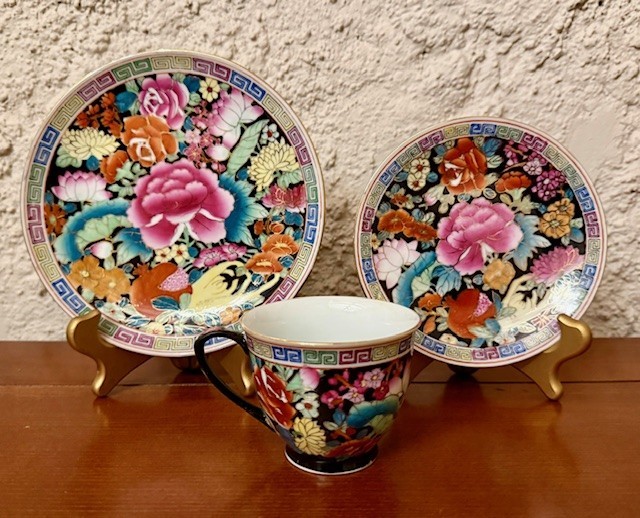 SET DE 3 PIESE DIN PORTELAN CHINEZESC- PICTATE MANUAL