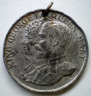 5.229 MAREA BRITANIE ANGLIA MEDALIE SILVER JUBILEE KING GEORGE V QUEEN MARY 1935 foto