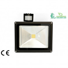 Proiector LED 30W de exterior cu senzor de miscare lumina calda foto