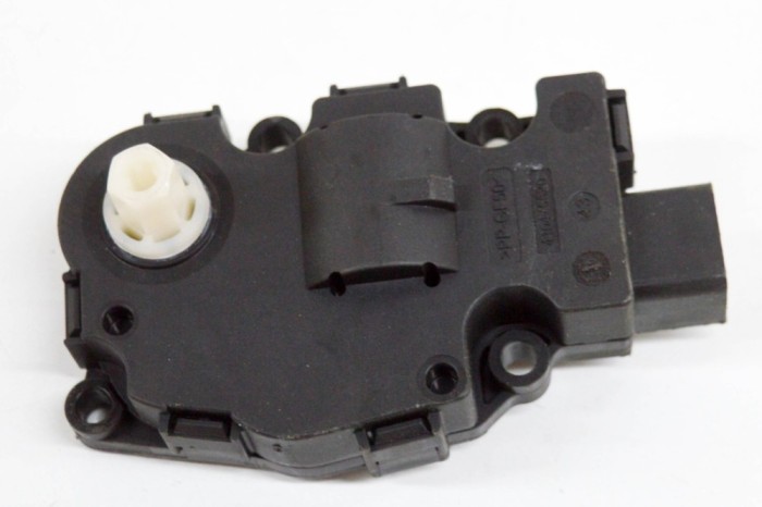 Motoras clapetă aeroterma AUDI A4 Avant 8K5, B8 2010 OEM: K9749005 21467378