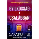 Gyilkoss&aacute;g a csal&aacute;dban - Cara Hunter