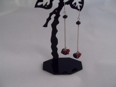 Cercei bijuterie lungi cu ornamente visinii