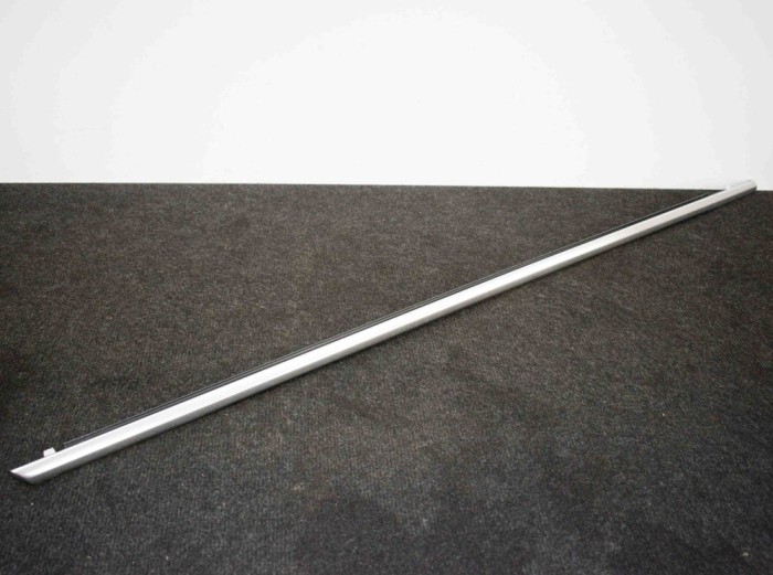 Chedar geam ușă dreapta față VOLVO XC90 II 2017 OEM: 31845555