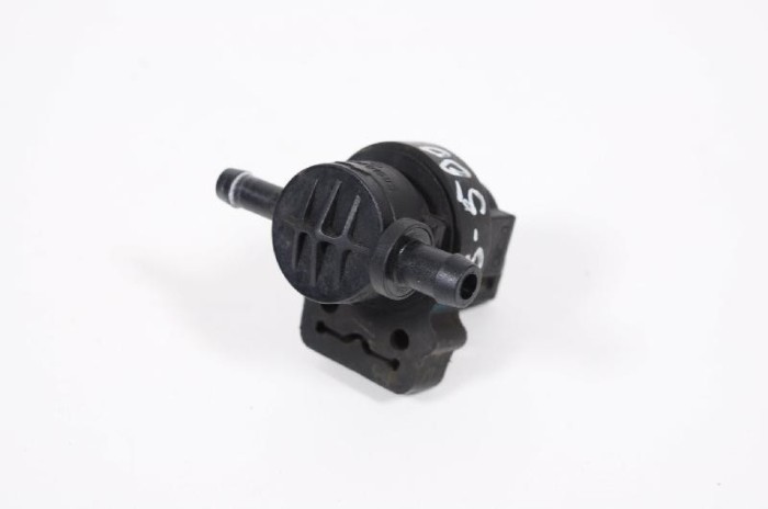 Supapa solenoid MERCEDES-BENZ S W220 2001 OEM: A0004701593 3204184