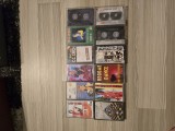 Colecție casete audio &icirc;mpreună cu 3 gentute de transport