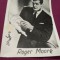 POZA ACTOR ROGER MOORE