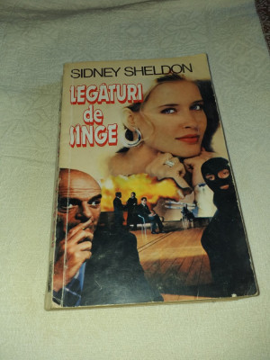 SIDNEY SHELDON: LEGATURI DE SANGE foto