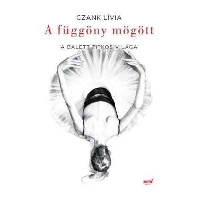 A f&amp;uuml;gg&amp;ouml;ny m&amp;ouml;g&amp;ouml;tt - Czank L&amp;iacute;via foto