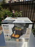 Friteuza cu aer cald Ninja Double Stack SL300, 2470W, 7.6l, 6 functii de gatit, 2 sertare suprapuse cu acoperire ceramica, 2 placi Crisp