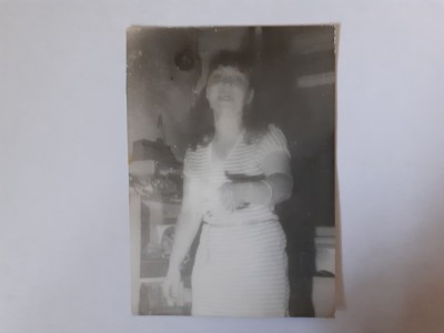 Fotografie 6/9 cm cu femeie foto