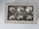 Lot 6 globuri vechi vintage West Germany, Craciun,cca 6cm diametru, aringtii cu decor alb