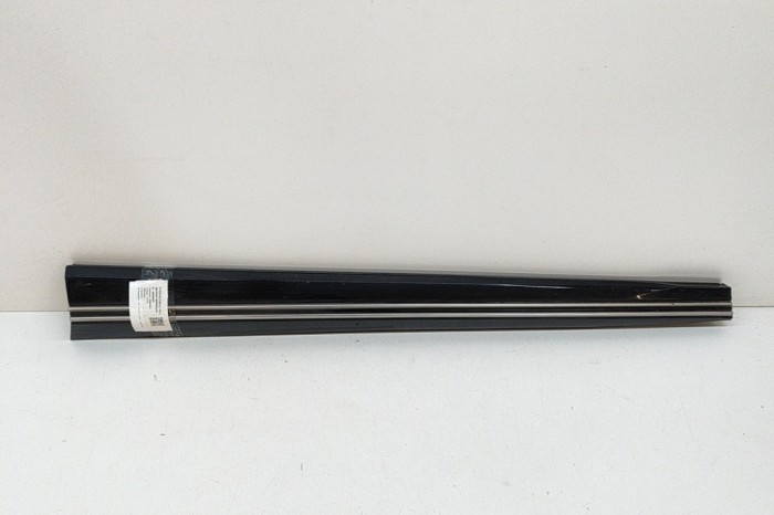 Bandou inferior ușă st&acirc;nga față KIA EV6 CV 2021 OEM: 87723-CV100 26555467