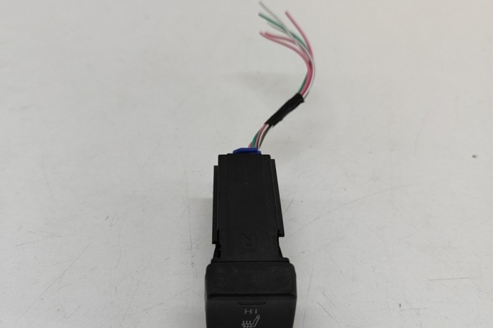 Comutator &icirc;ncălzire scaun TOYOTA COROLLA Estate _E21_ 2022 OEM: 84751-02090 | 30291292