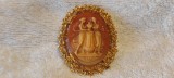BROSA unica CAMEE pe scoica cu 2 GRATII manopera EXCEPTIONALA 1900 FRANTA superb, Alama