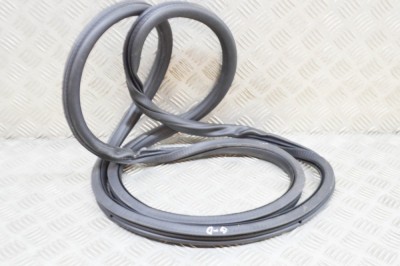 Garnitura ușă dreapta spate PORSCHE CAYENNE 92A 2015 OEM: 7P0867367H,7P0.867.367.H | 21247792 foto