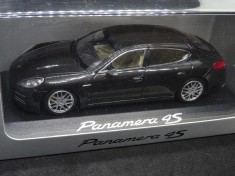 Macheta Porsche Panamera 4S Minichamps 1:43