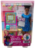 Papusa Barbie profesoara bruneta cu set mobilier clasa si eleva