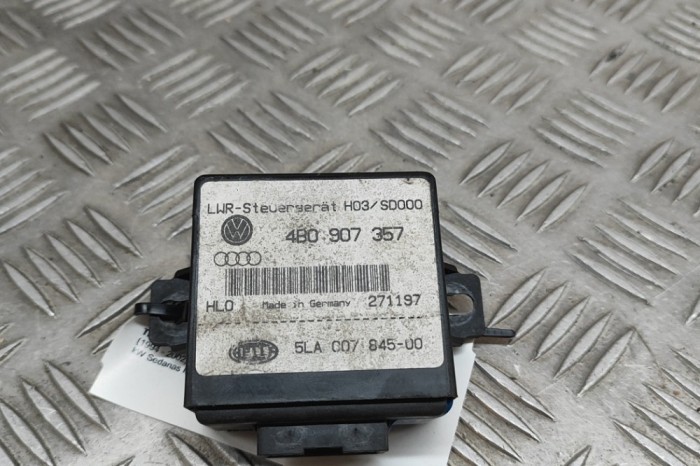 Modul de control far AUDI A8 D2 4D2, 4D8 1997 OEM: 4B0907357 29950704