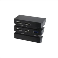 USB hub - PS4 Pro - EAN: 0713744434221 (e)