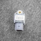 Senzor de impact lateral dreapta TOYOTA VERSO _R2_ 2013 OEM: 89831-02100 | 10809030