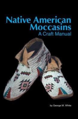 Native American Moccasins: A Craft Manual foto