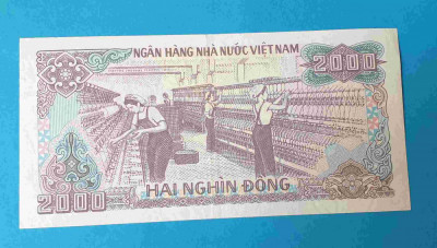 Bancnota veche Viet Nam 2000 Dong 1988 foto