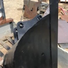 Cupa triunghiulara triunghi rigole buldoexcavator CAT, JCB, etc HARDOX foto
