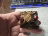 Cutiuta vintage deosebita cu chihlimbar