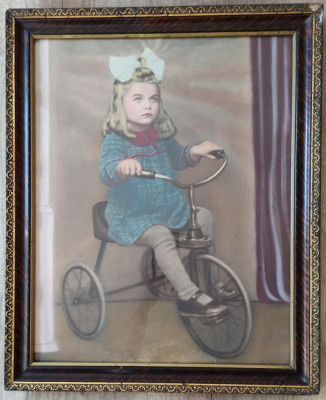 Fetita pe tricicleta, Romania, perioada interbelica// litografie color foto
